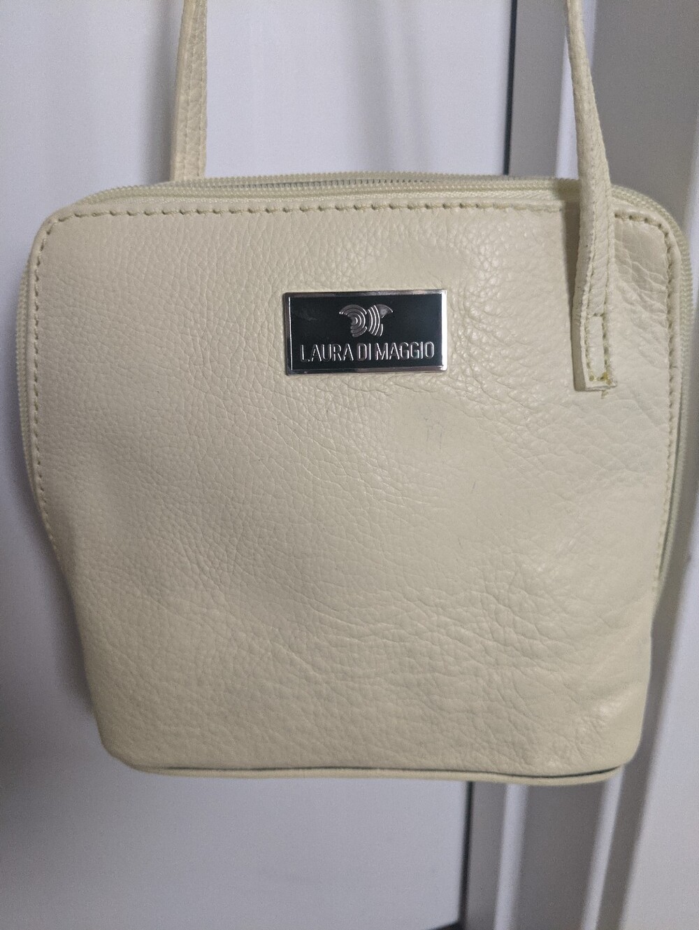 LAURA DI MAHGIO Kream Leather Crossbody Bag